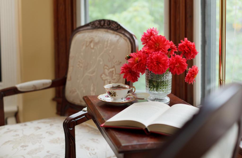 Brewster House Bed & Breakfast image 9